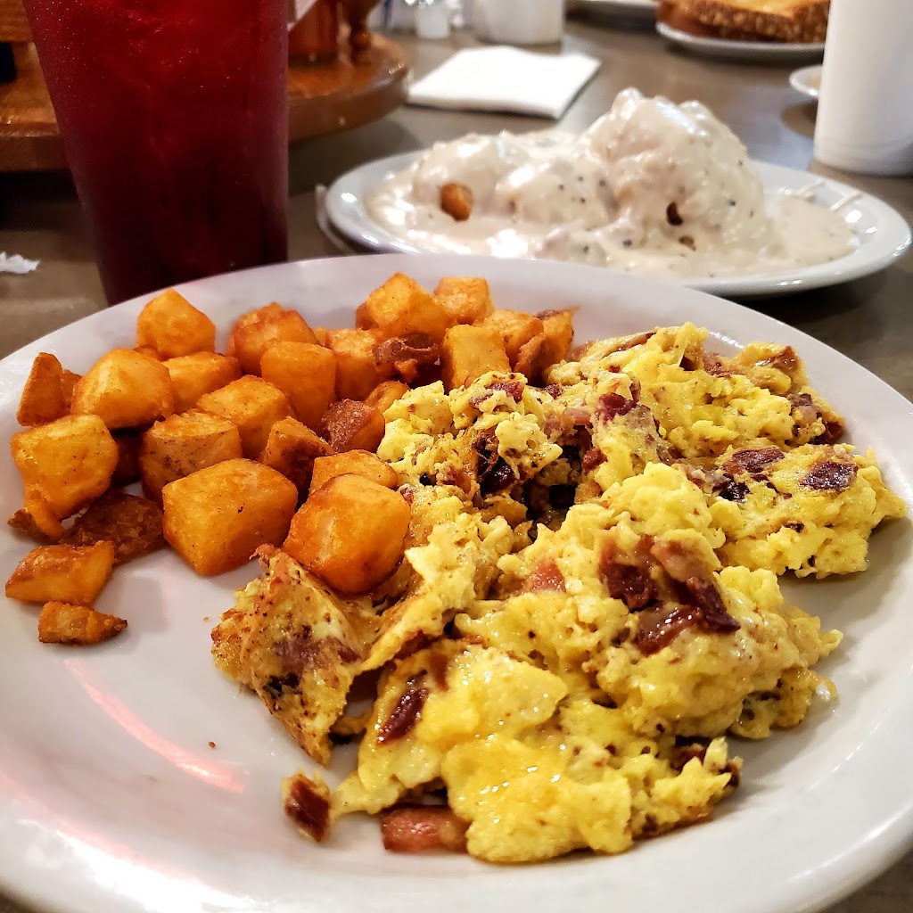 Salles Café | cafe | 2082 N J St, Tulare, CA 93274, USA | 5596849600 OR +1 559-684-9600