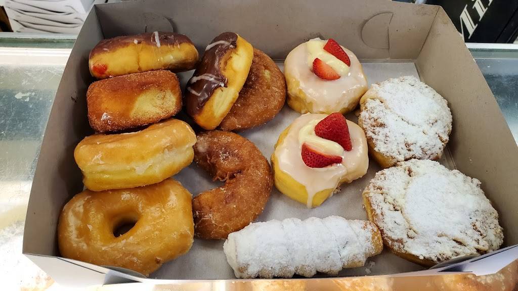 Old Town Donuts | bakery | 508 S New Florissant Rd, Florissant, MO 63031, USA | 3148310907 OR +1 314-831-0907