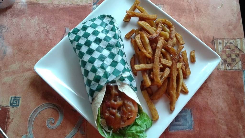Camping & restaurant Belle-Montagne | restaurant | 2470 Chemin de la Belle Montagne, Saint-Paulin, QC J0K 3G0, Canada | 8192682881 OR +1 819-268-2881