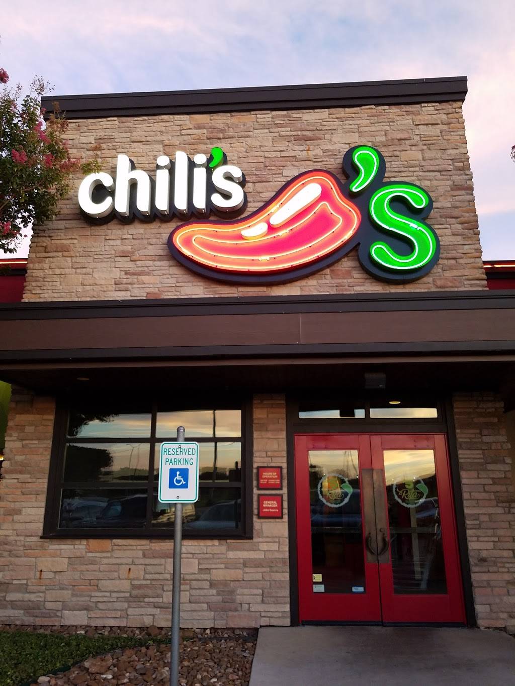 Chilis Grill & Bar | meal takeaway | 17650 N Interstate 35 Frontage Rd, Schertz, TX 78154, USA | 2105660247 OR +1 210-566-0247