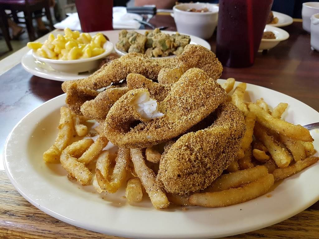 The Tackle Box - Catfish, Seafood, & Southern Home Cooking | restaurant | 2700 US-259 BUS, Kilgore, TX 75662, USA | 9032185401 OR +1 903-218-5401
