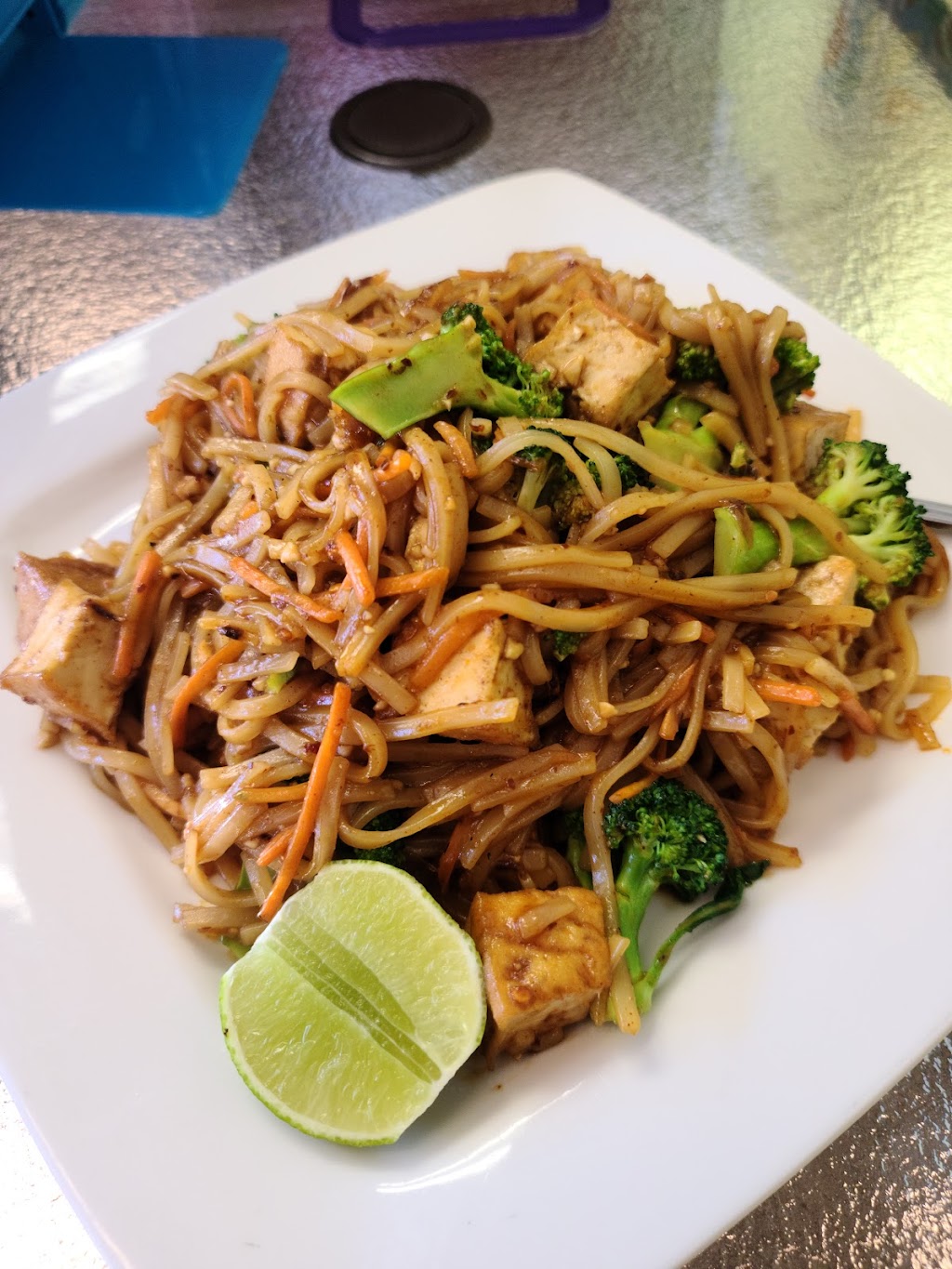 Mana Thai Comfort Food - Restaurant | 510 3rd Ave, Longmont, CO 80501, USA