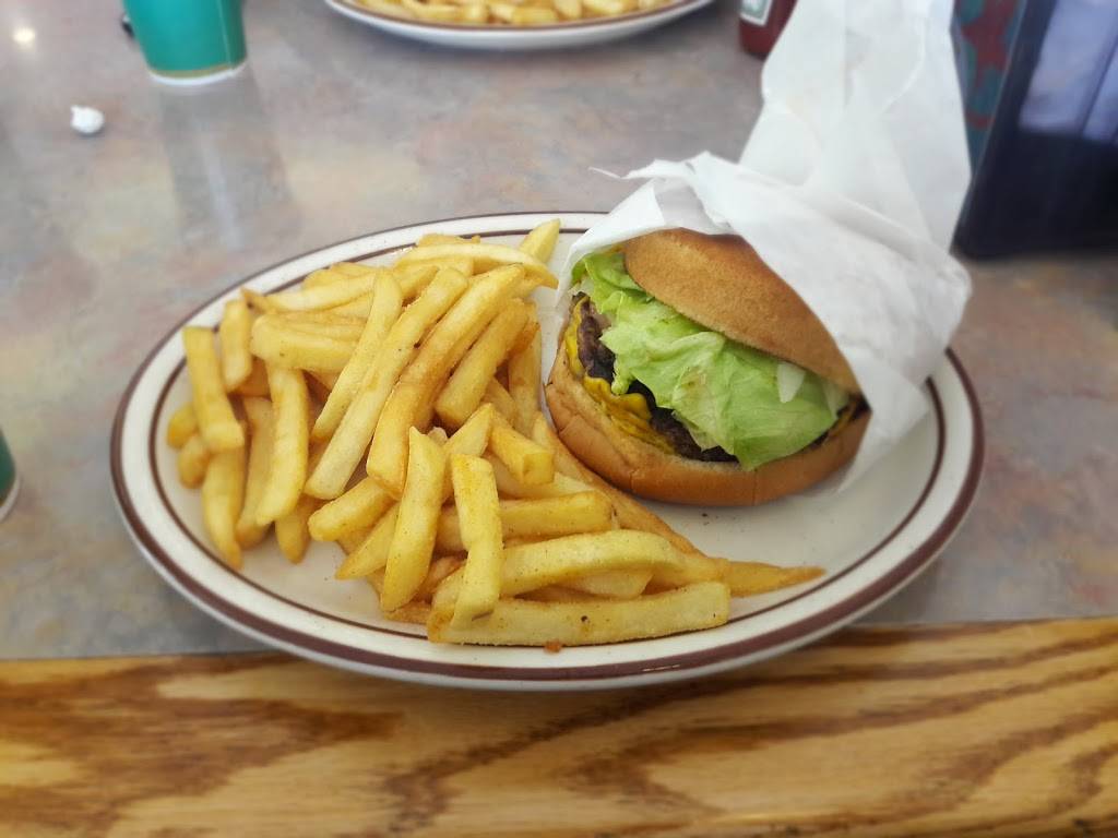 Toms Burgers 26 | restaurant | 1805 W Ave J, Lancaster, CA 93534, USA | 6617295777 OR +1 661-729-5777