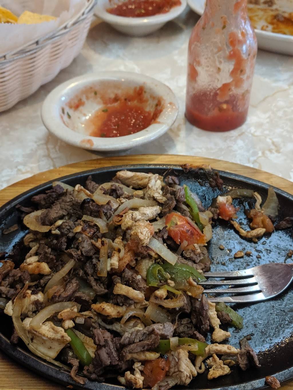 El Nopal | restaurant | 1100 E 9th St, Trenton, MO 64683, USA | 6603397040 OR +1 660-339-7040