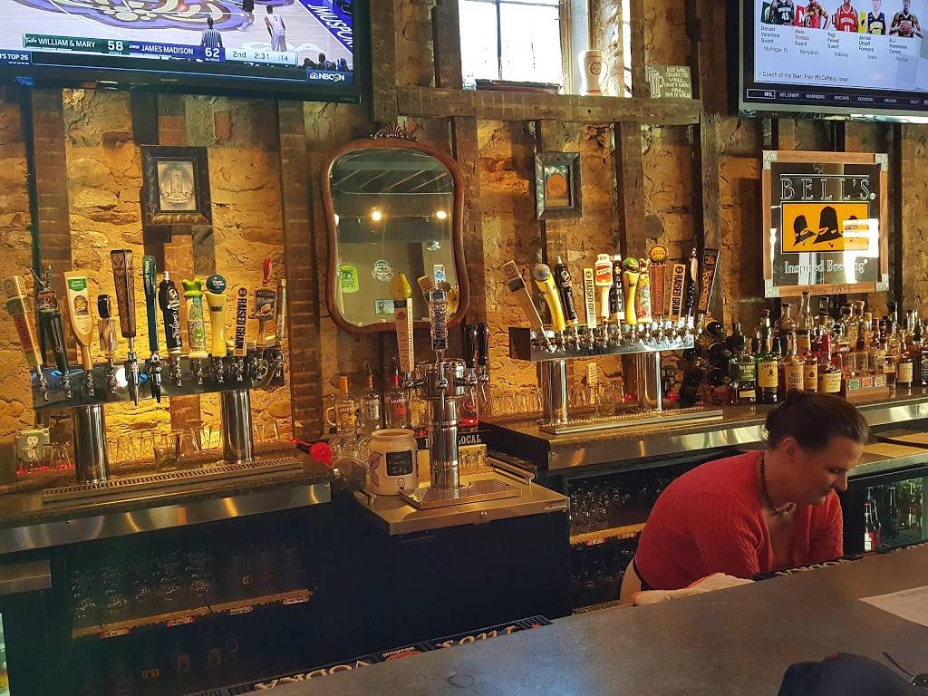 Bernies Tap Room & Restaurant | meal takeaway | 351 W Main St, Waukesha, WI 53186, USA | 2625489800 OR +1 262-548-9800