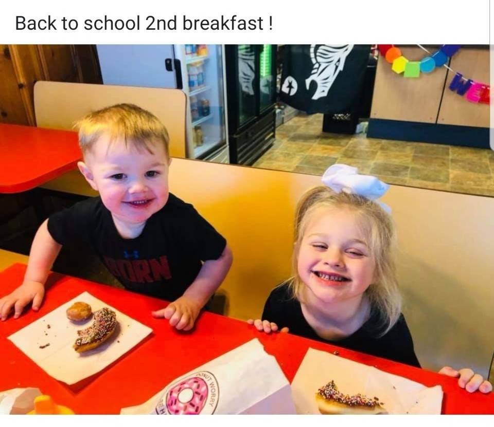 Grandview Donut | restaurant | 102 E Criner St, Grandview, TX 76050, USA | 8178662735 OR +1 817-866-2735