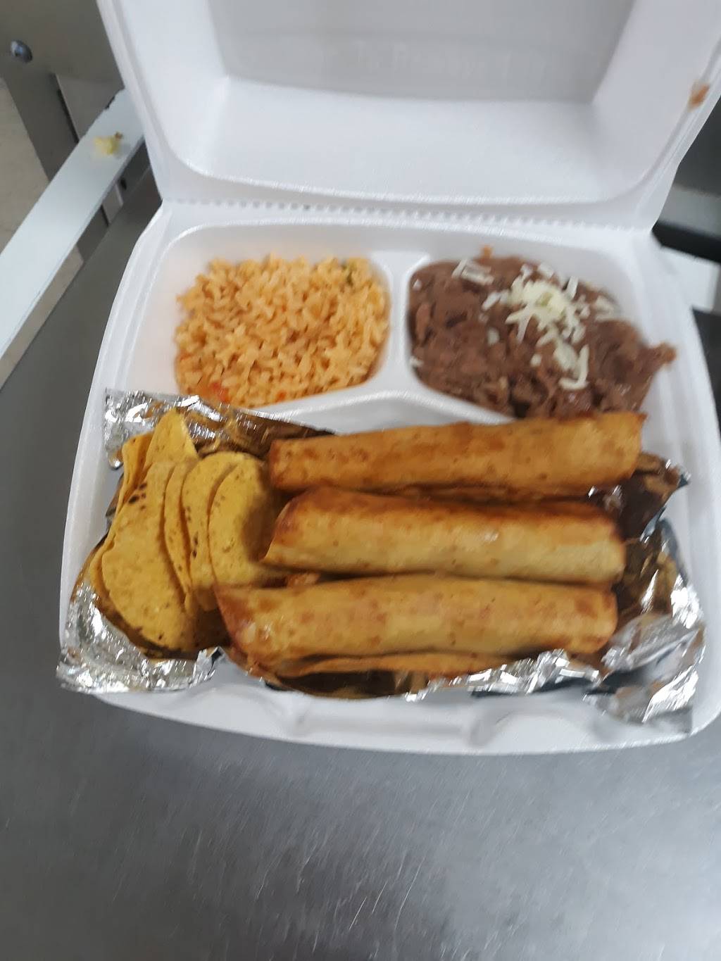 Little Mexico | restaurant | 127 S Gun Barrel Ln, Gun Barrel City, TX 75156, USA | 9038870110 OR +1 903-887-0110