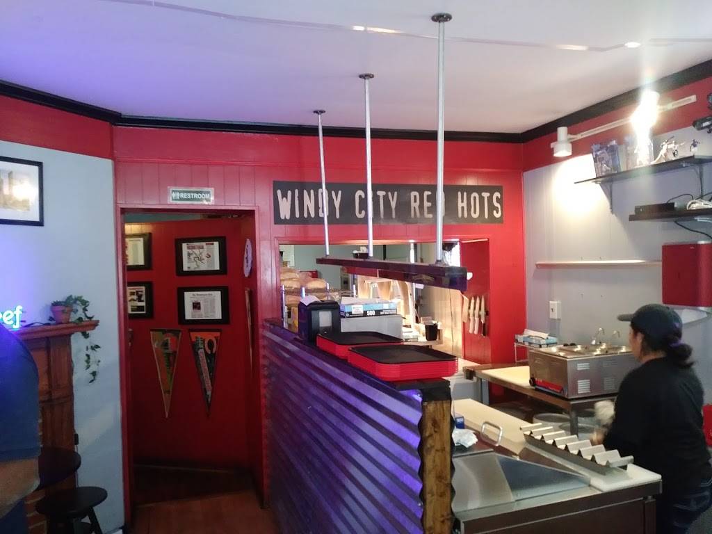 Windy City Red Hots | restaurant | 28 S King St, Leesburg, VA 20175, USA | 7036698606 OR +1 703-669-8606