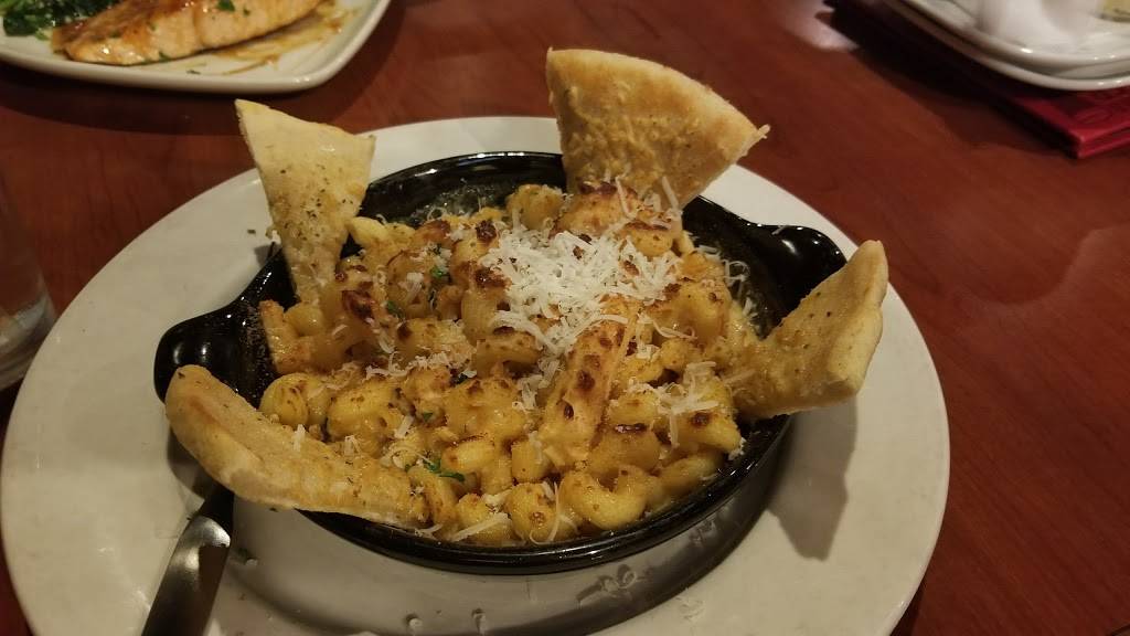Boston's Restaurant & Sports Bar 5825 W, Arizona Pavilions Dr, Tucson