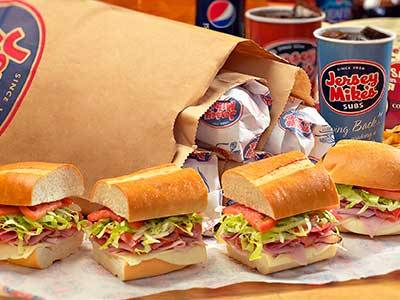 Jersey Mikes Subs | meal takeaway | 1045 Main St, River Edge, NJ 07661, USA | 2013343840 OR +1 201-334-3840
