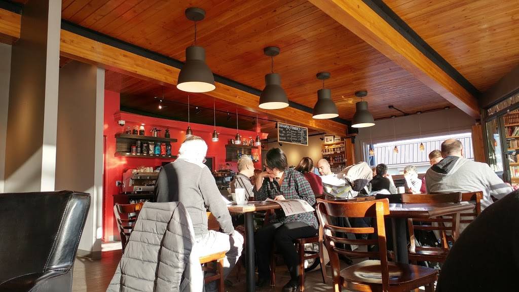 Café du Marché | restaurant | 1226 Rue Principale, Saint-Étienne-des-Grès, QC G0X 2P0, Canada | 8196550344 OR +1 819-655-0344