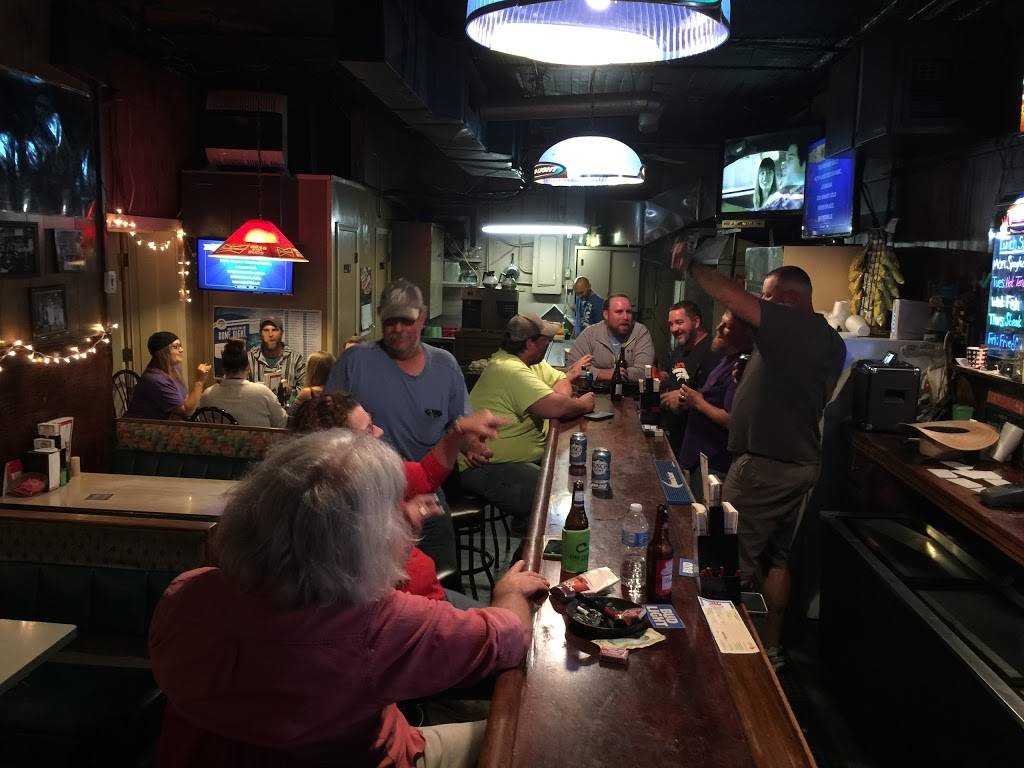 Buds Cafe | restaurant | 157 S Lafayette Ave #2026, Marshall, MO 65340, USA | 6608864993 OR +1 660-886-4993