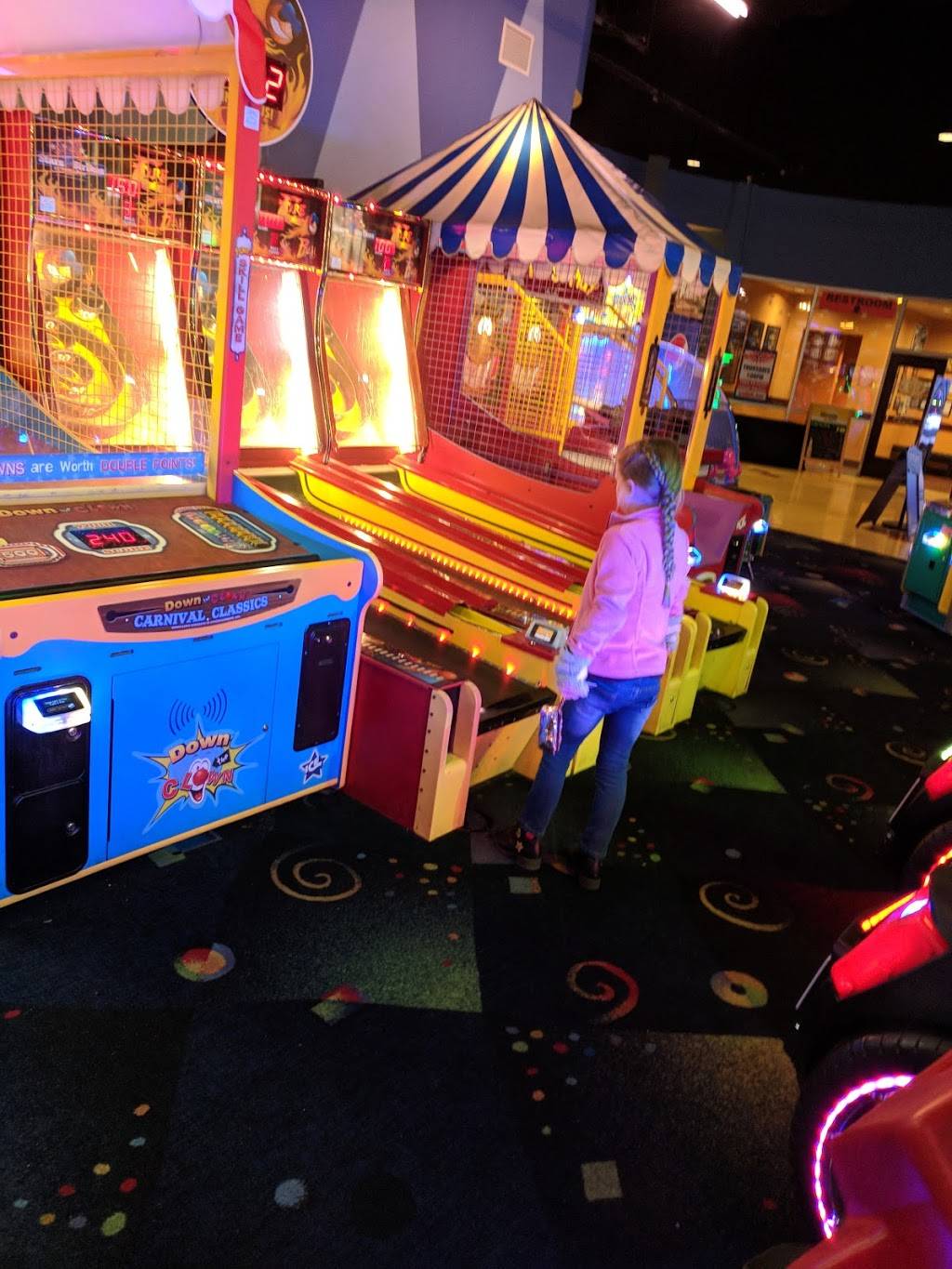 stars and strikes family entertainment centers