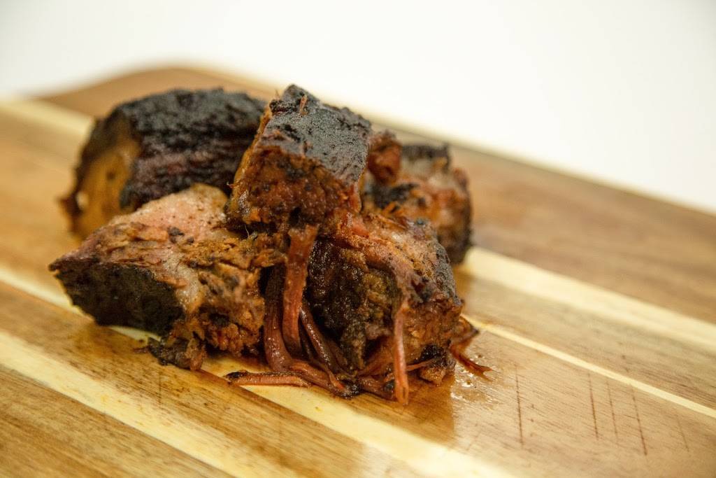 Betty Kayes Smokehouse | meal takeaway | 4668 Cascade Rd SE, Grand Rapids, MI 49546, USA | 6169490240 OR +1 616-949-0240