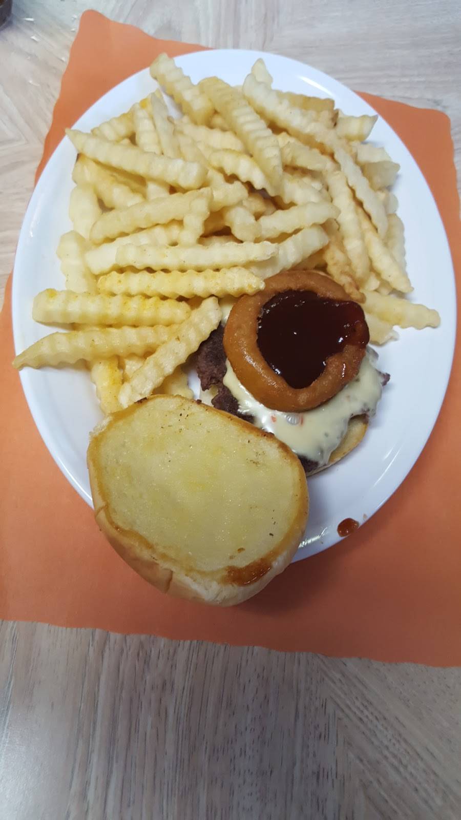 Pony Express @ StageCoach Inn | restaurant | 204 S Bay St, Pleasant Hill, IL 62366, USA | 2177342763 OR +1 217-734-2763