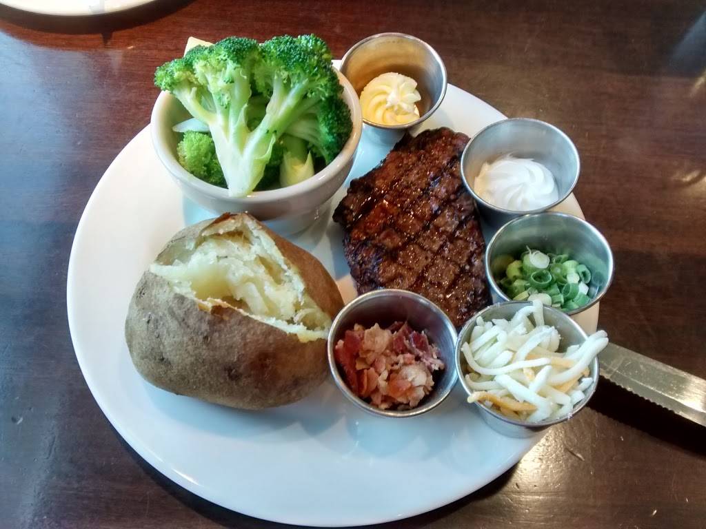 Hy-Vee Market Grille Express | restaurant | 9707 Q St, Omaha, NE 68127, USA | 4025375070 OR +1 402-537-5070