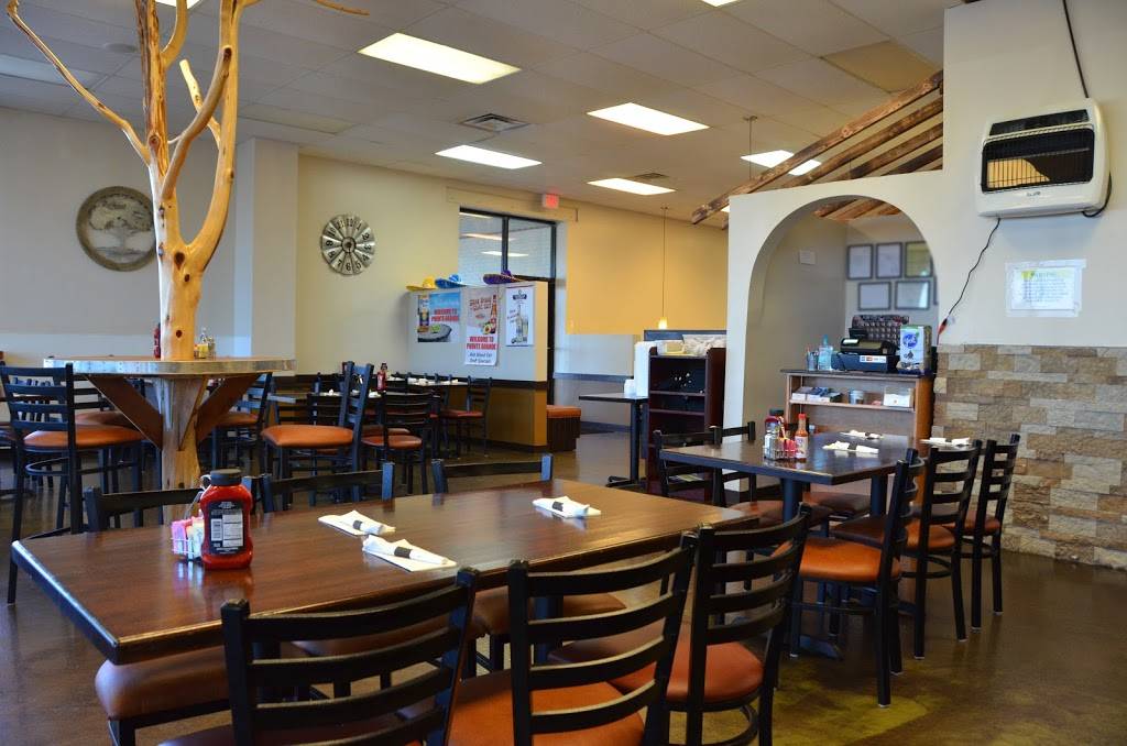 Puente Grande - Restaurant | 2022 N Locust Ave, Lawrenceburg, TN 38464, USA