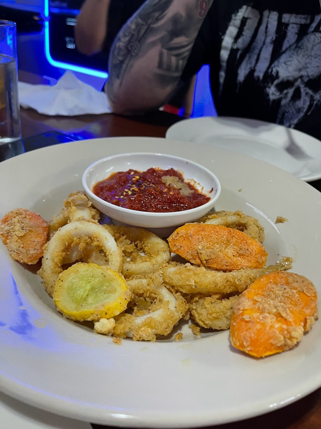 Outlaw Seafood Bar and Grill | restaurant | 19292 Main St, Lytle, TX 78052, USA | 8307726096 OR +1 830-772-6096