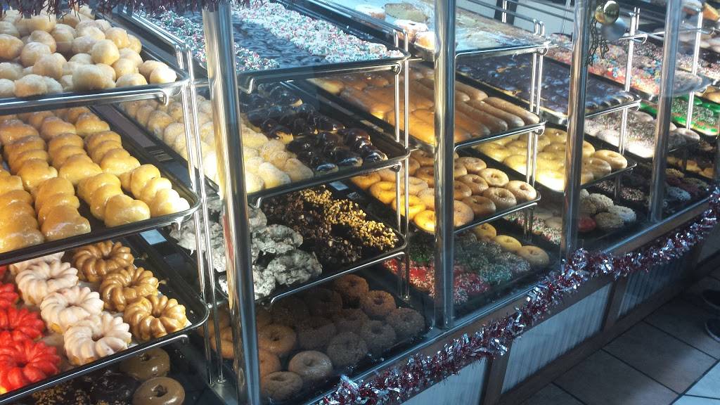 Yum Yum Donuts | cafe | 2792 Hamner Ave, Norco, CA 91760, USA | 9513719364 OR +1 951-371-9364