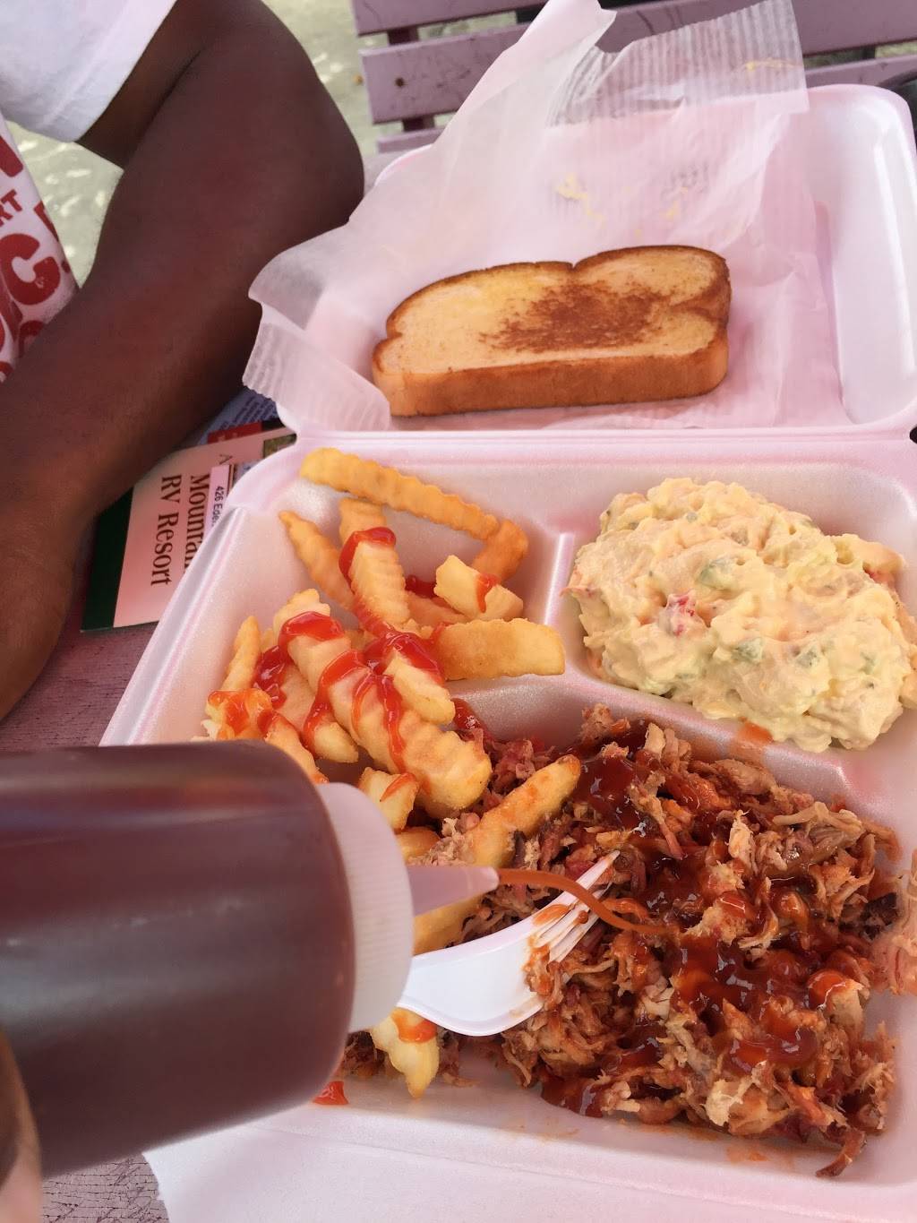 North Georgia Bar-B-Q | restaurant | 663 Edelweiss Strasse, Helen, GA 30545, USA | 7068785753 OR +1 706-878-5753