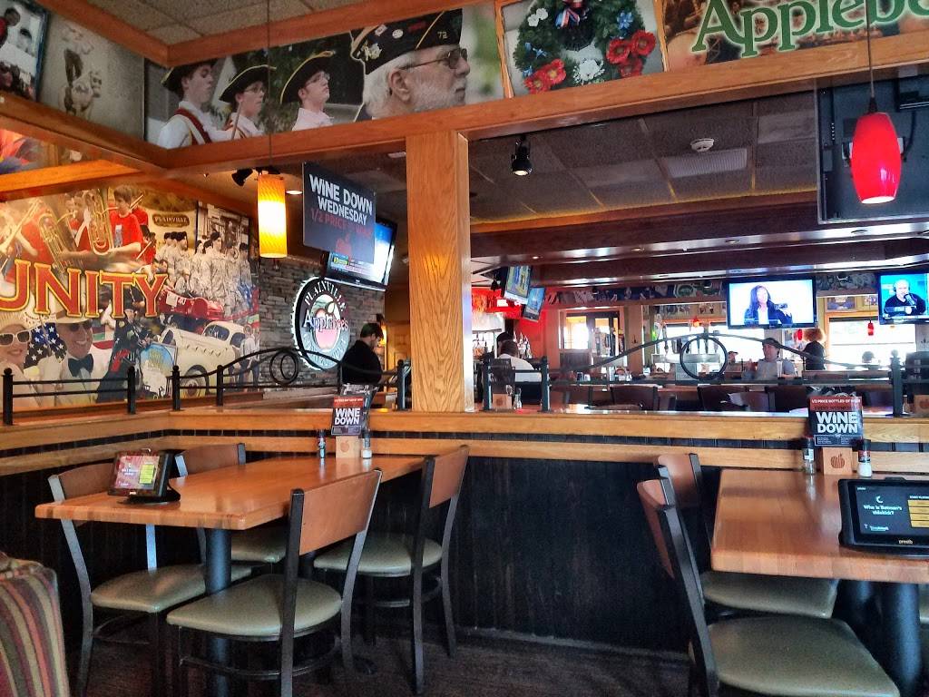 Applebees Grill + Bar | restaurant | 270 New Britain Ave, Plainville, CT 06062, USA | 8607472358 OR +1 860-747-2358