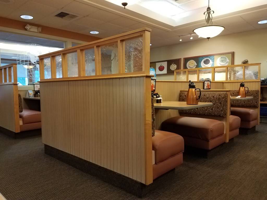 IHOP | restaurant | 3926 Franklin Rd SW, Roanoke, VA 24014, USA | 5407767775 OR +1 540-776-7775