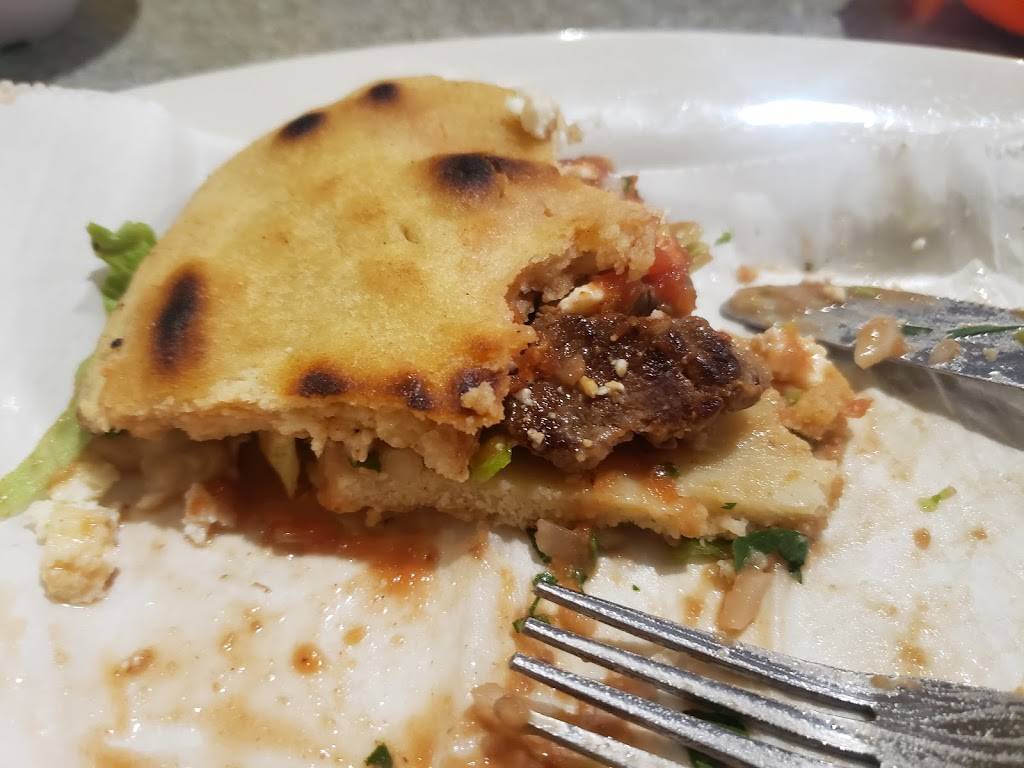 Guzmans restaurant | restaurant | 1150 12th St, Carlyle, IL 62231, USA | 6185948310 OR +1 618-594-8310