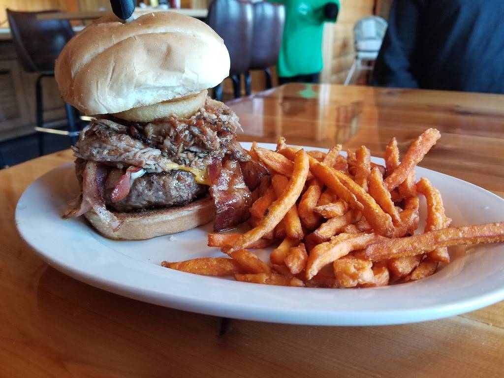 JJ & Freddies | restaurant | 211 W North Ave, Stockton, IL 61085, USA | 8159472798 OR +1 815-947-2798