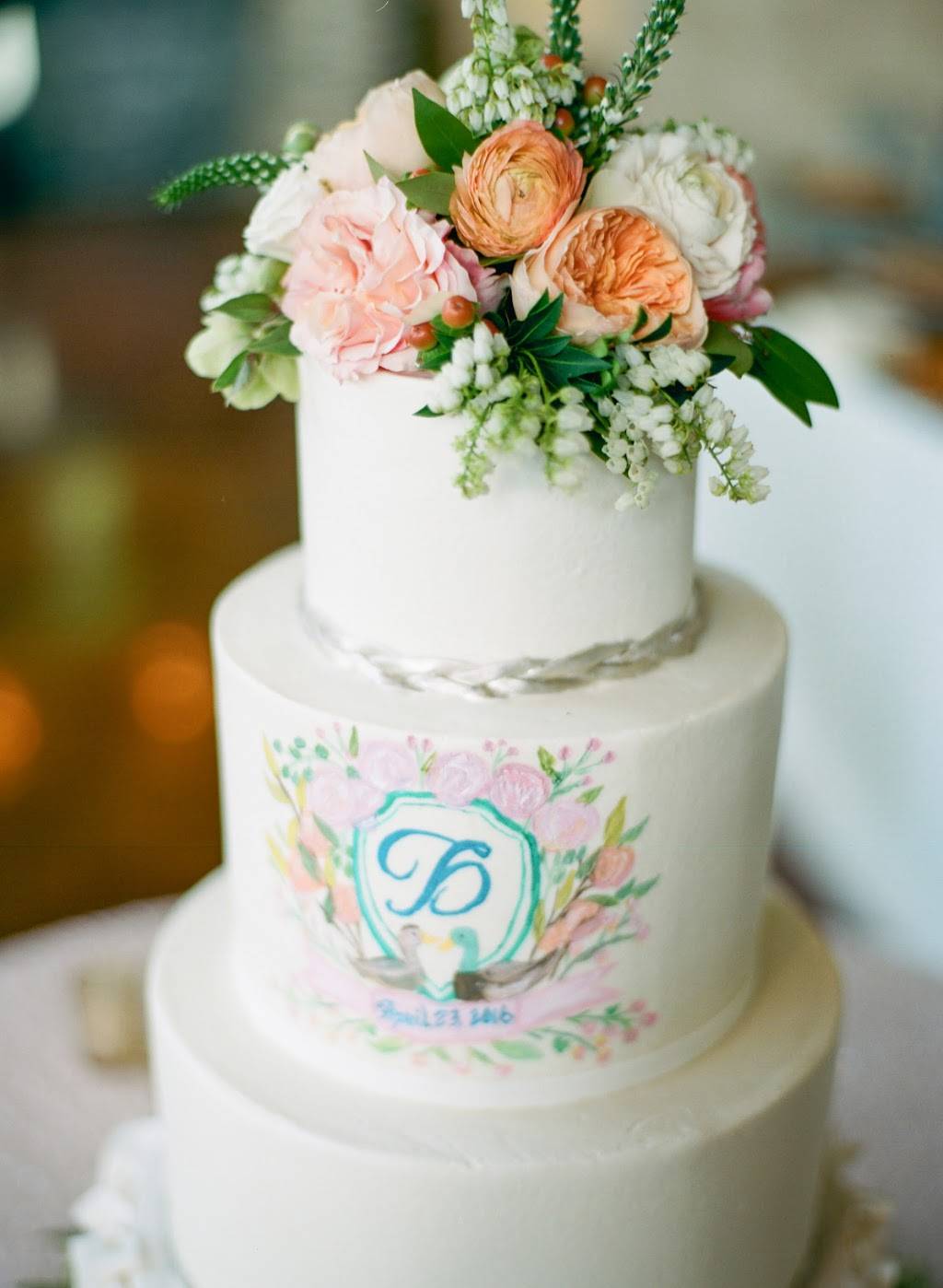 Sugar Bee Sweets Bakery | cafe | 201 N East St, Arlington, TX 76011, USA | 8179038661 OR +1 817-903-8661