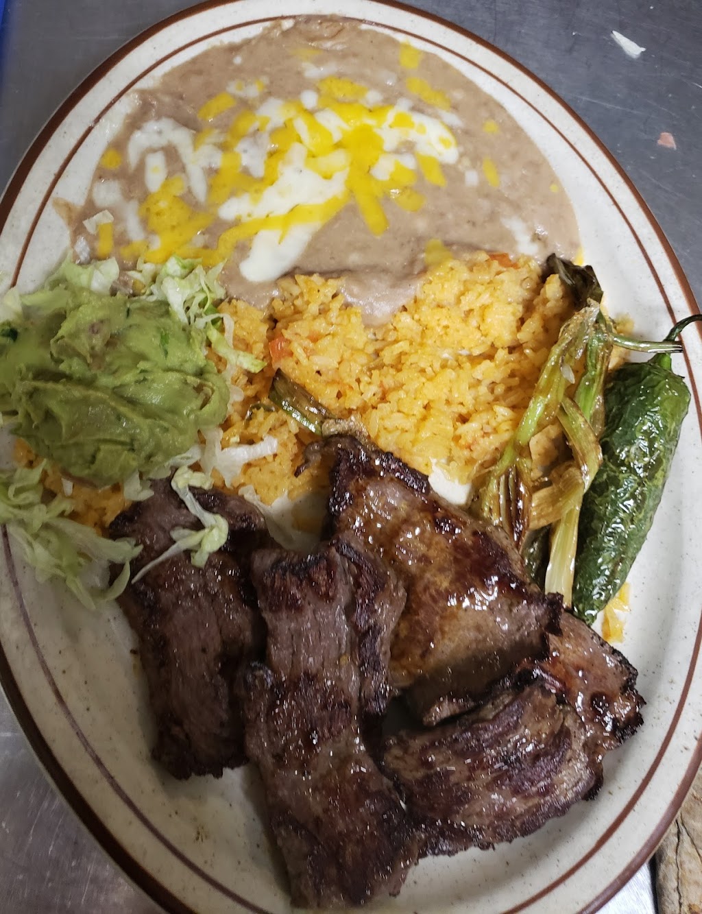 La Pinata Family Mexican | restaurant | comma I-5 N, 237 W B Ave, Drain, OR 97435, USA | 5418362386 OR +1 541-836-2386