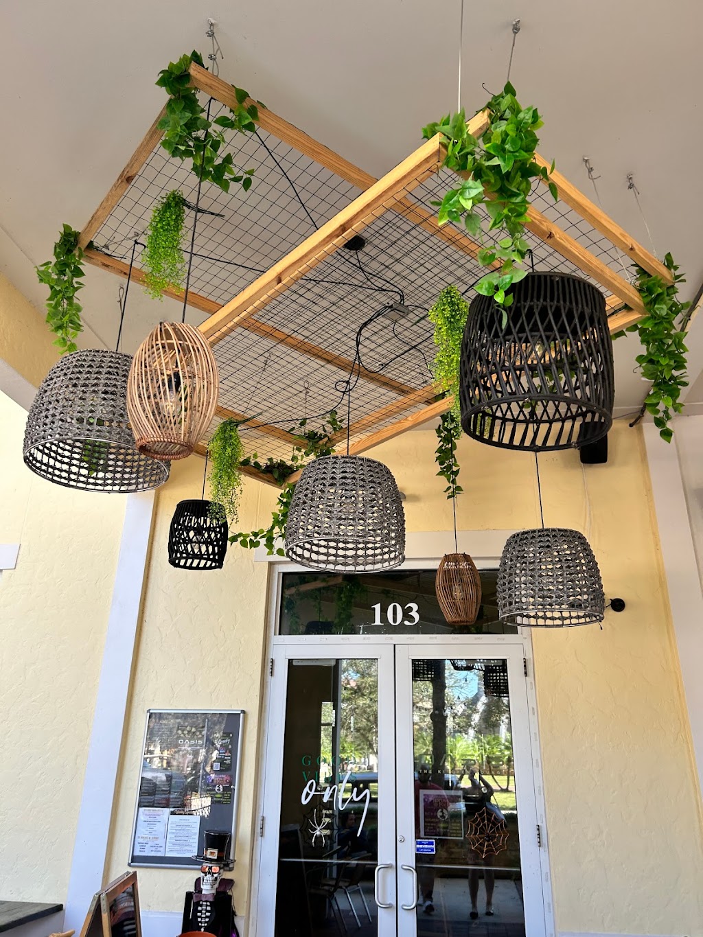 OASIS The Kitchen Lounge | restaurant | 5072 Annunciation Cir, Ave Maria, FL 34142, USA | 2396585938 OR +1 239-658-5938