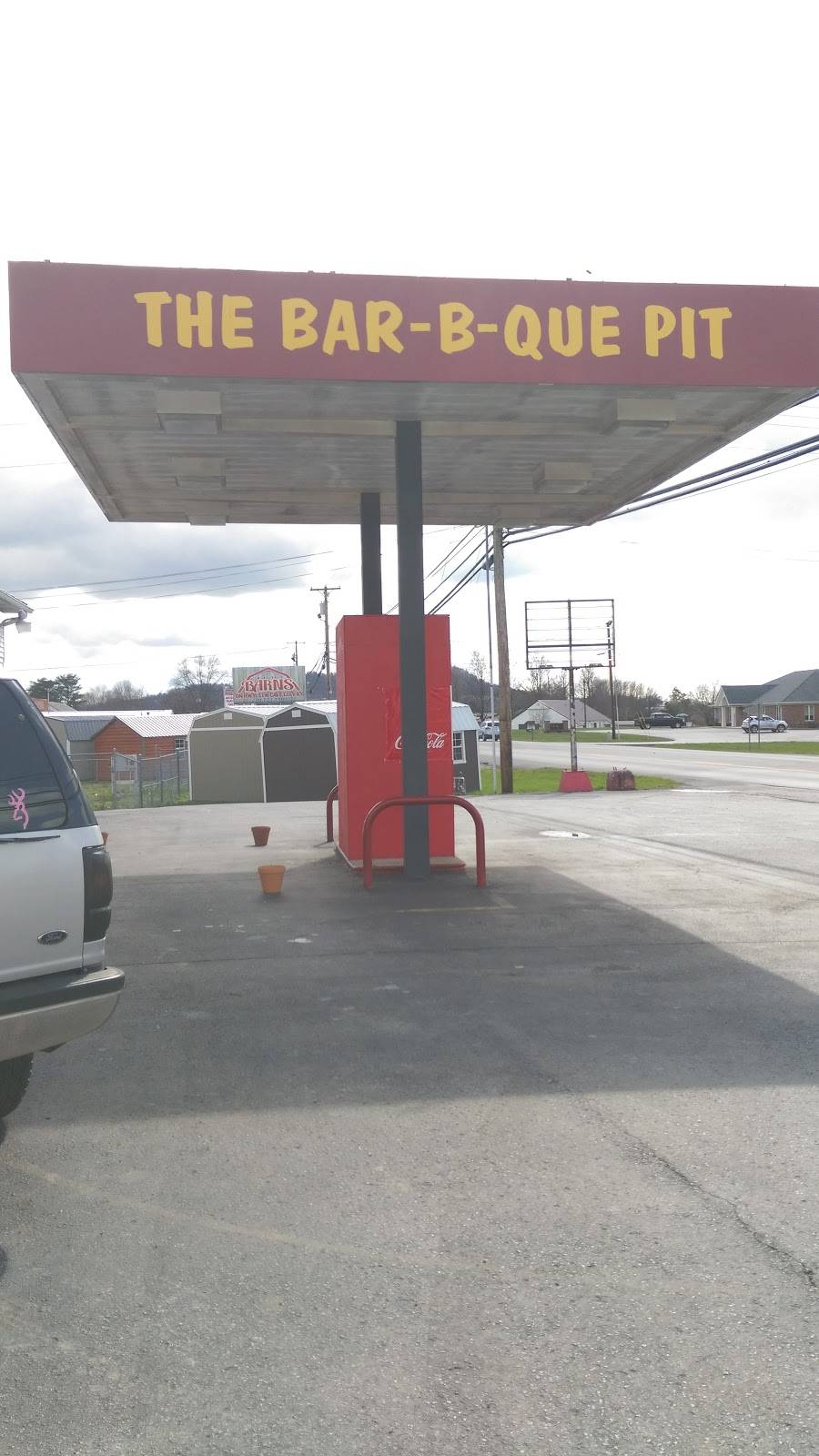 The Bar-B-Que Pit | restaurant | 409 S Dixie Hwy, P.O. BOX 214, Cave City, KY 42127, USA | 2707735555 OR +1 270-773-5555