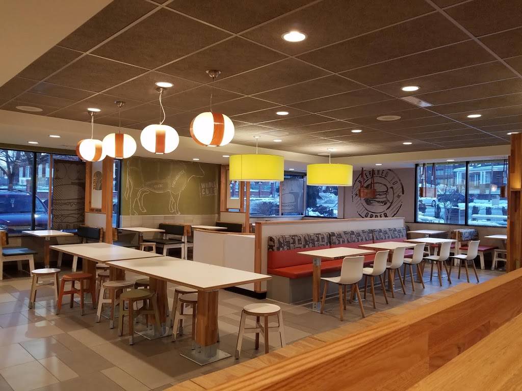 McDonalds | cafe | 800 Hill Ave, Wyomissing, PA 19610, USA | 6103722298 OR +1 610-372-2298
