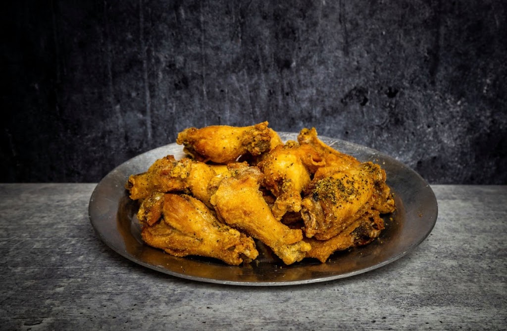 Toss Em Wing Factory | meal takeaway | 2053 W Ave J, Lancaster, CA 93536, USA | 6617231200 OR +1 661-723-1200