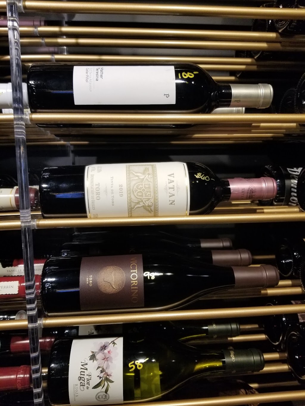 Wines On Main | restaurant | 624 S Main St Suite 101A, Templeton, CA 93465, USA | 8055917069 OR +1 805-591-7069