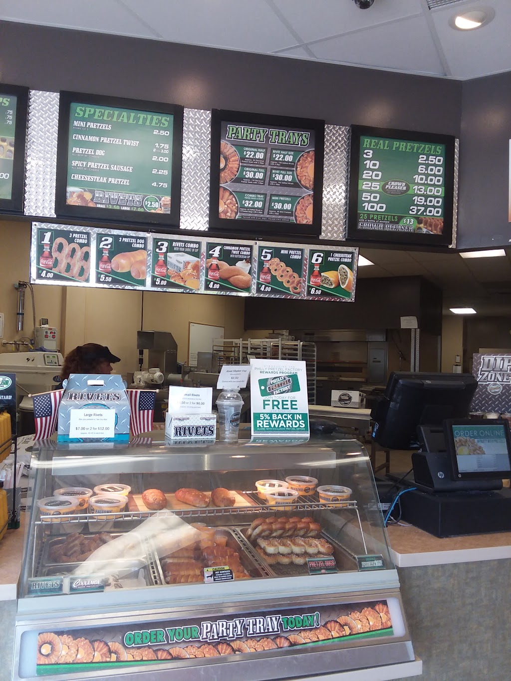 Philly Pretzel Factory | bakery | 1301 W Skippack Pike, Blue Bell, PA 19422, USA | 6102792411 OR +1 610-279-2411