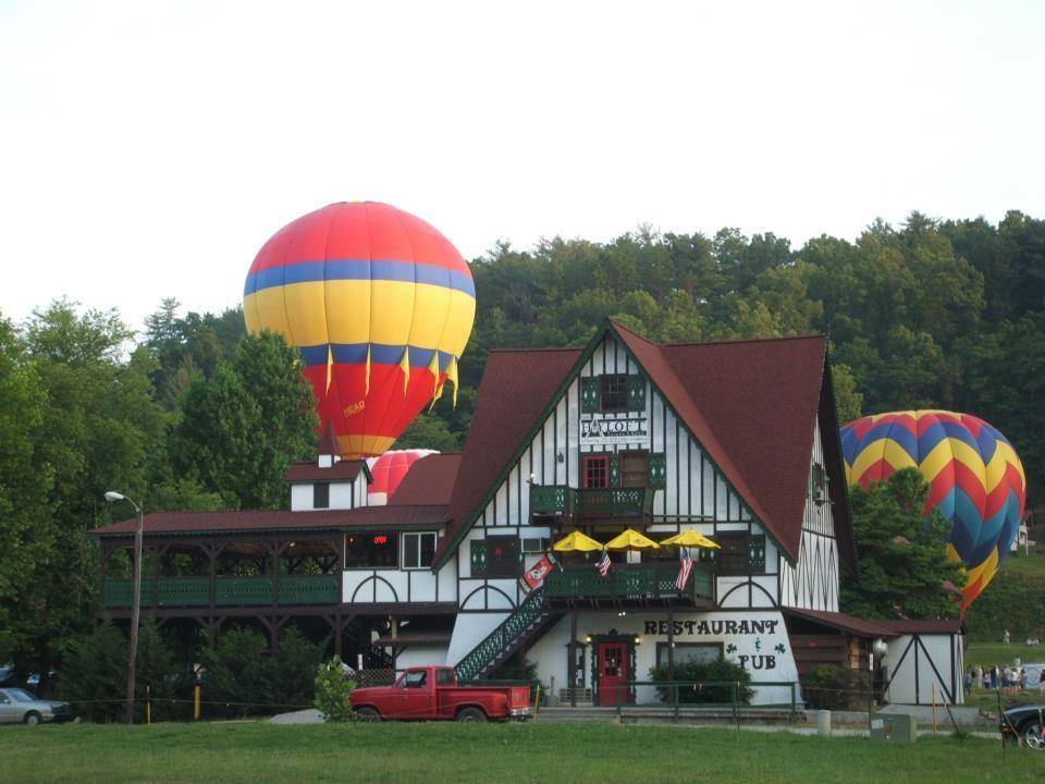The Loft Tavern and Grill | restaurant | 69 Tannen Weg, Helen, GA 30545, USA | 7068782440 OR +1 706-878-2440