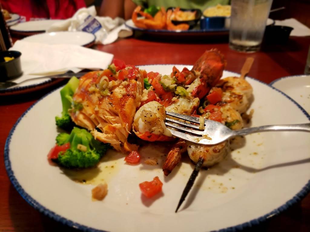 Red Lobster | restaurant | 3501 S Memorial Dr, Greenville, NC 27834, USA | 2527564000 OR +1 252-756-4000