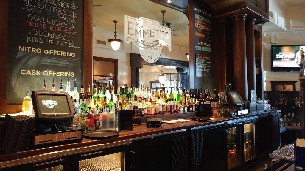Emmetts Brewing Company | restaurant | 121 W Front St, Wheaton, IL 60187, USA | 6304807181 OR +1 630-480-7181