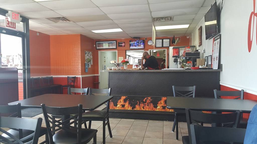 Helens Hot Chicken | restaurant | 886 Kraft St, Clarksville, TN 37040, USA | 9314948240 OR +1 931-494-8240
