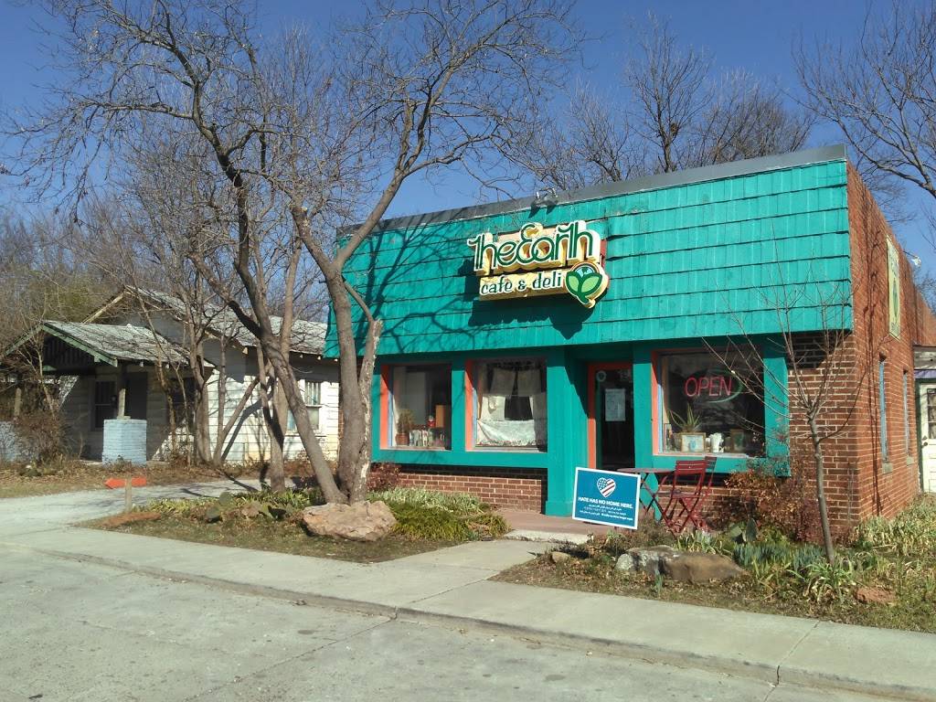 Earth Natural Foods | cafe | 309 S Flood Ave, Norman, OK 73069, USA | 4053643551 OR +1 405-364-3551