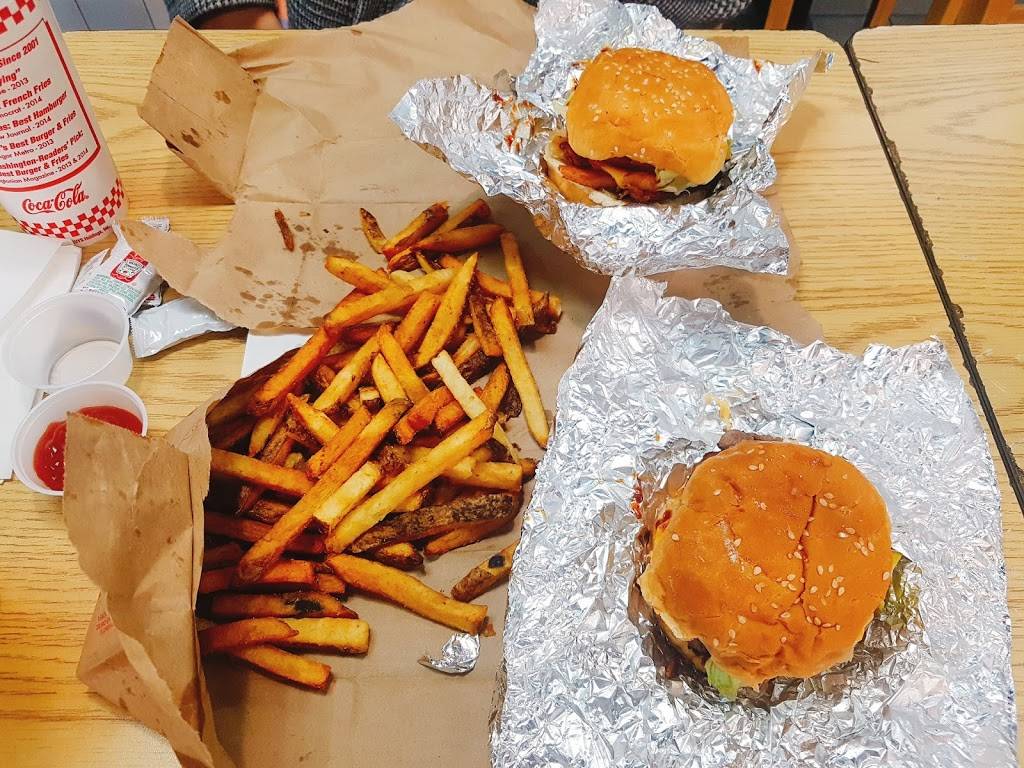 Five Guys | meal takeaway | 2847 Broadway, New York, NY 10025, USA | 2126787701 OR +1 212-678-7701