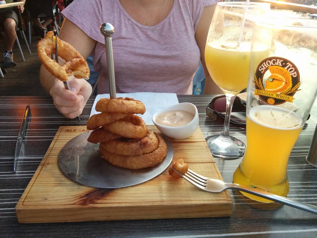 Le Belvédère | restaurant | 155 Chemin Sainte-Anne A, Sorel, QC J3P 6J7, Canada | 4508557555 OR +1 450-855-7555