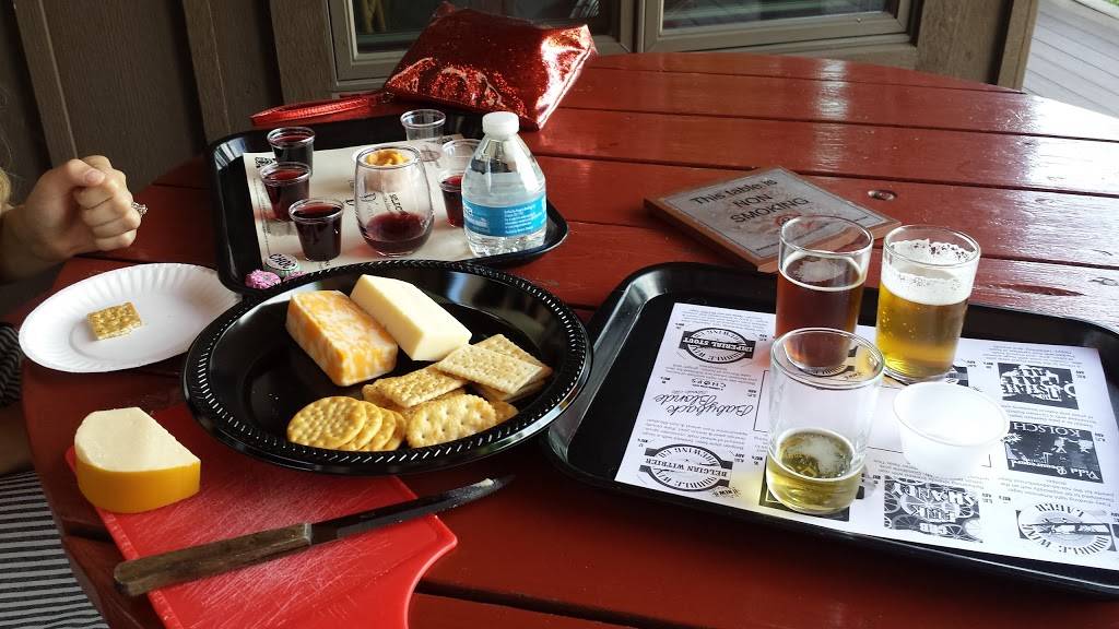 Debonné Vineyards | restaurant | 7840 Doty Rd, Madison, OH 44057, USA | 4404663485 OR +1 440-466-3485