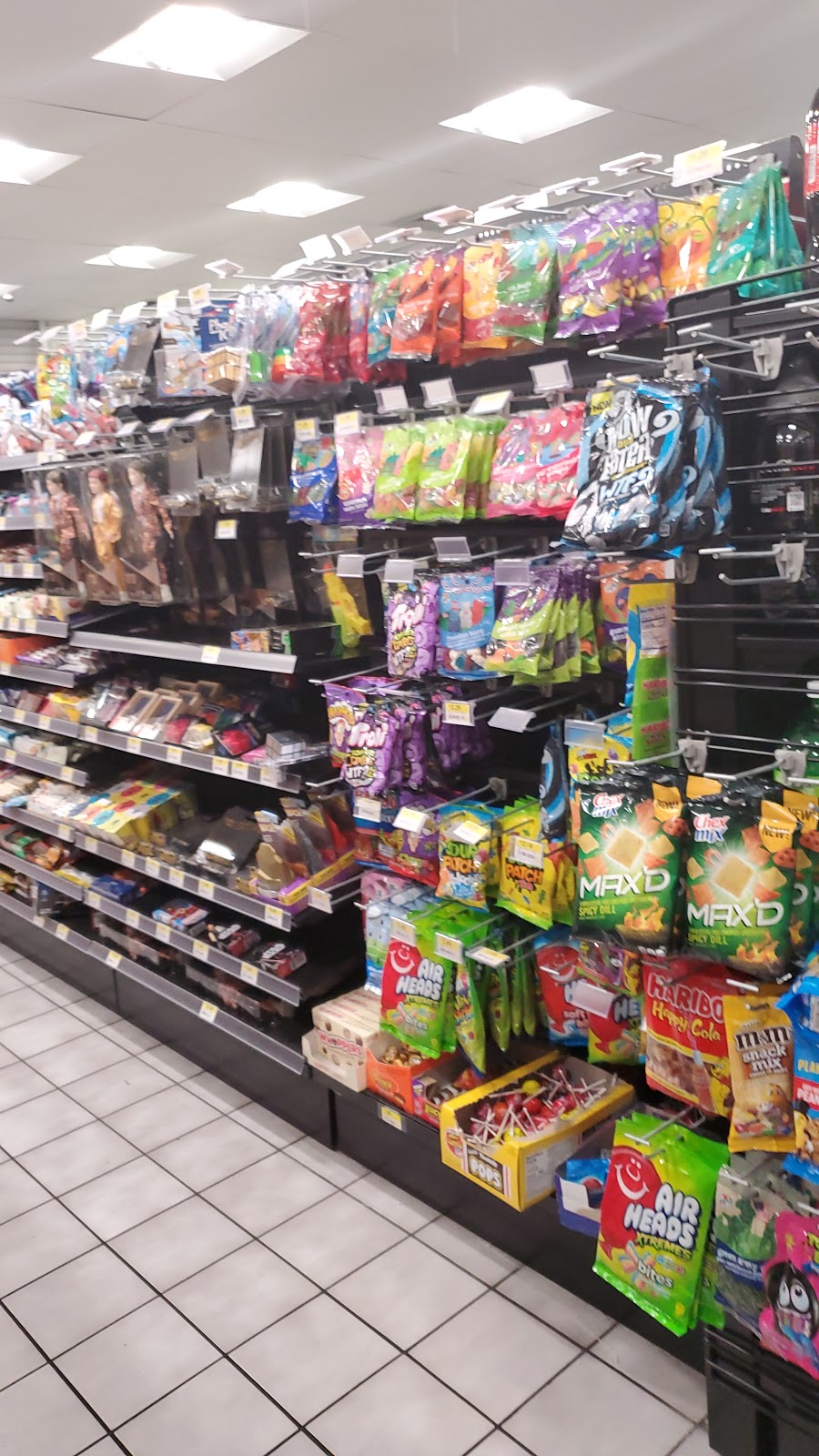 7-Eleven | bakery | 826 Radford Blvd RT, 1 SC-9, Dillon, SC 29536, USA | 8002550711 OR +1 800-255-0711