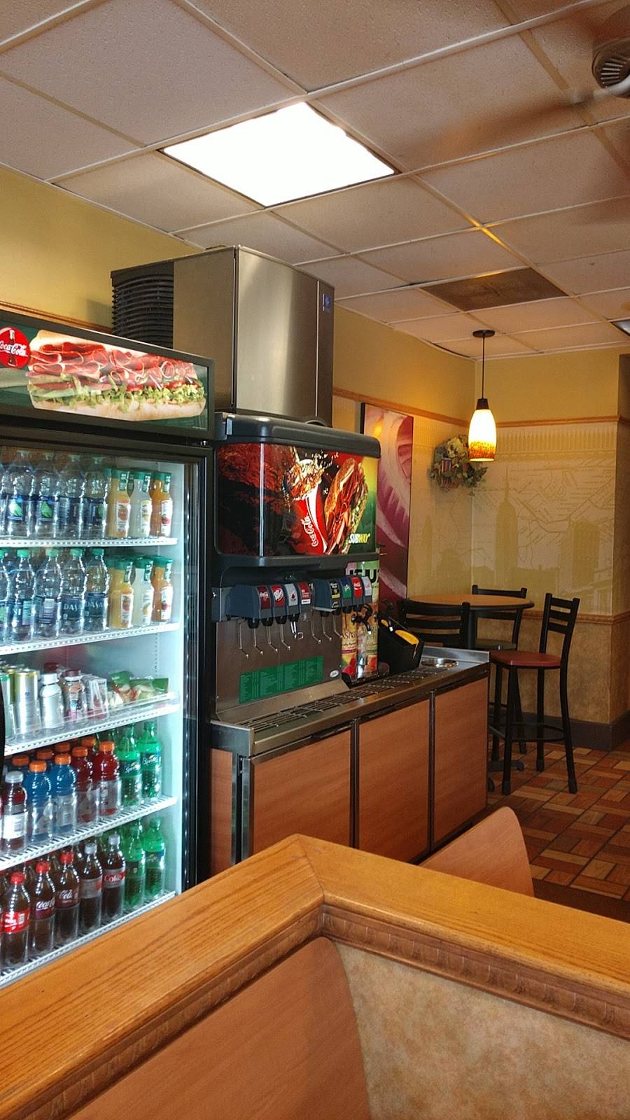 Subway | restaurant | 135 N Chestnut St, Jefferson, OH 44047, USA | 4405763004 OR +1 440-576-3004