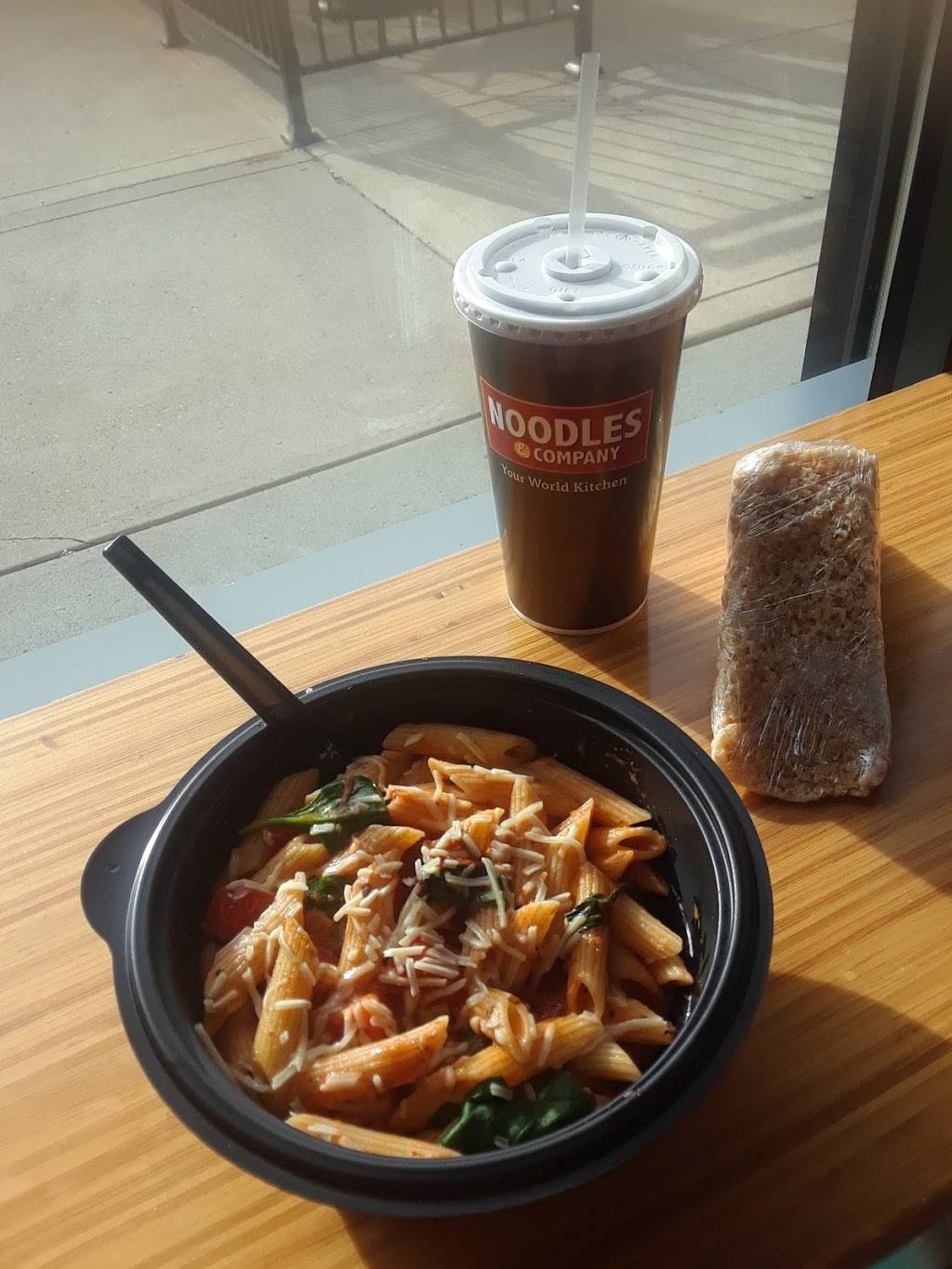 Noodles and Company | restaurant | 5032 N High St, Columbus, OH 43214, USA | 6144680600 OR +1 614-468-0600