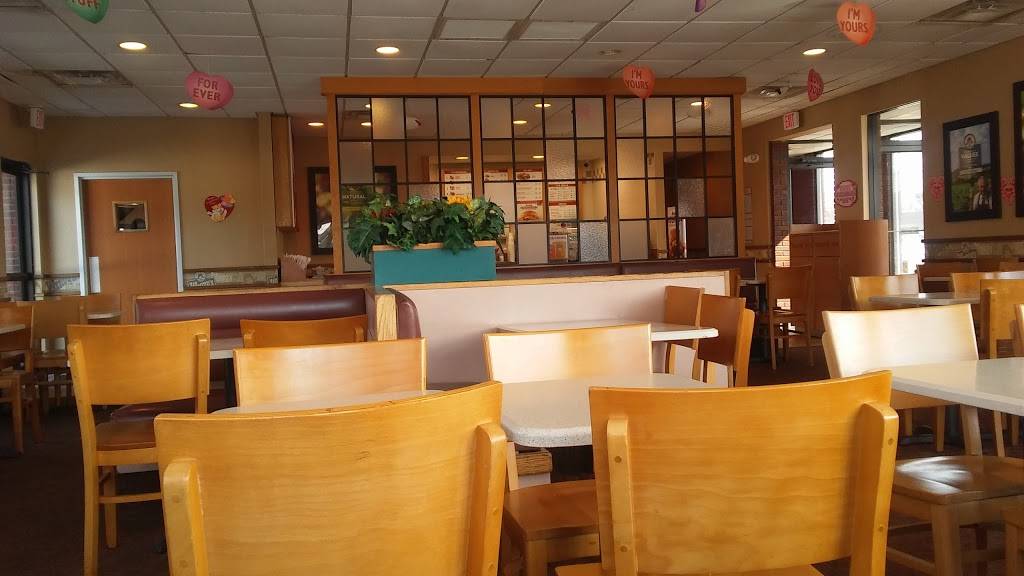 Wendys | restaurant | 2602 E Lincolnway, Sterling, IL 61081, USA | 8156255644 OR +1 815-625-5644