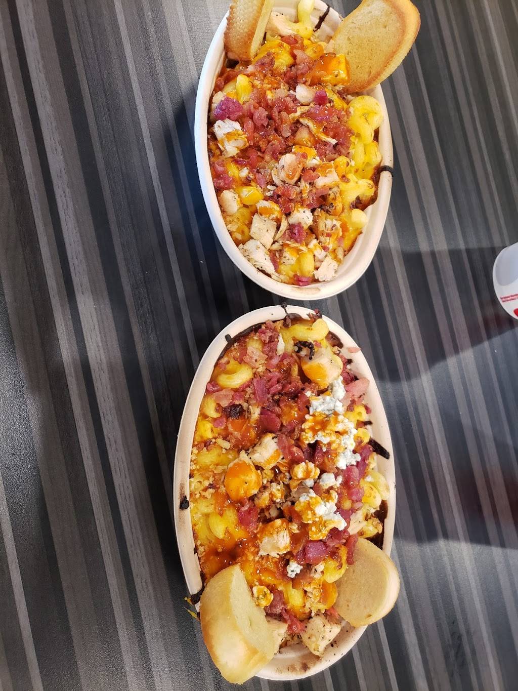 Cheesy Cow | restaurant | 5133 Competition Drive, Bettendorf, IA 52722, USA | 5634241073 OR +1 563-424-1073