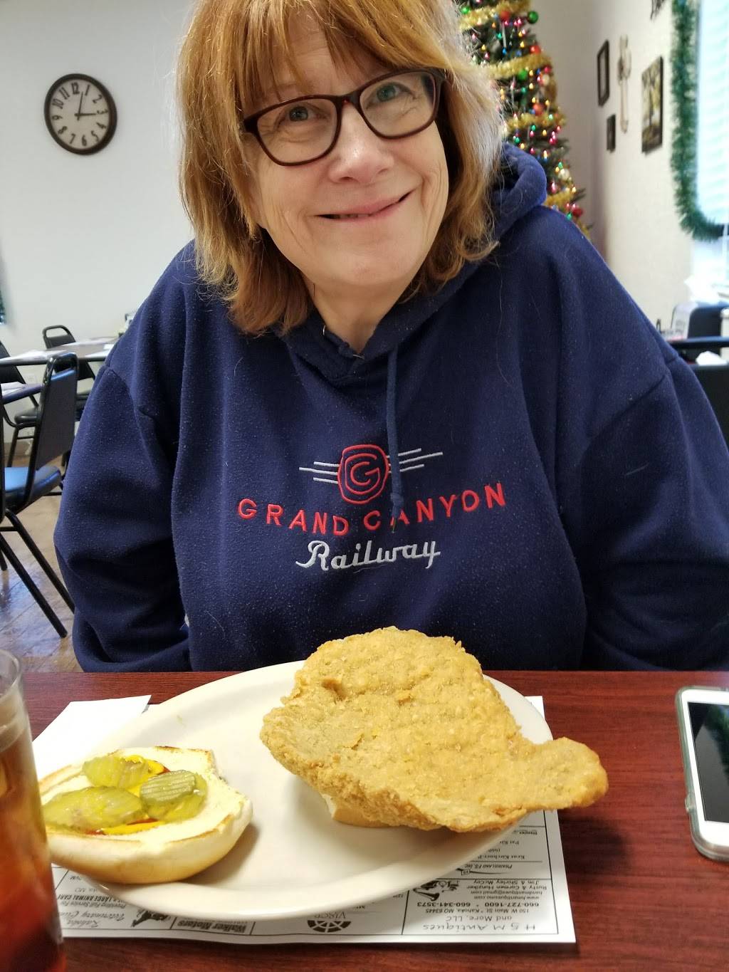 Steves Family Dining | restaurant | 578 N Johnson St, Kahoka, MO 63445, USA | 6607273463 OR +1 660-727-3463